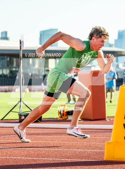 Thumbnail 2 in UIL 1A Boys Track & Field Finals photogallery.