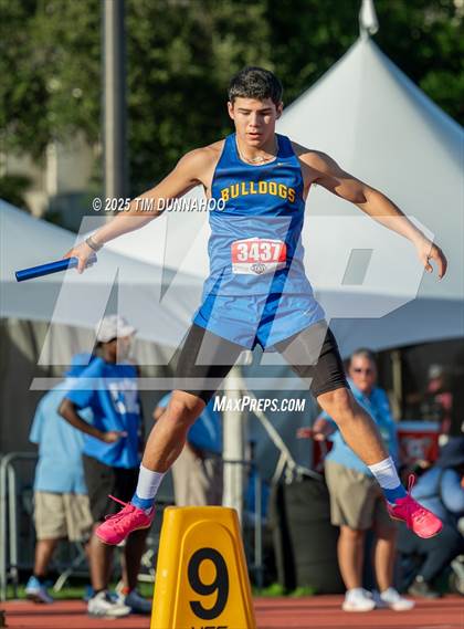 Thumbnail 1 in UIL 1A Boys Track & Field Finals photogallery.