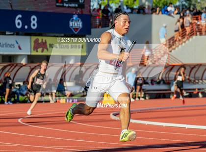 Thumbnail 1 in UIL 1A Boys Track & Field Finals photogallery.