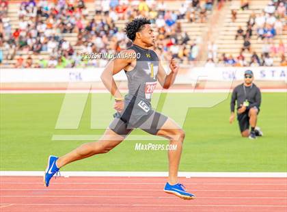 Thumbnail 2 in UIL 1A Boys Track & Field Finals photogallery.