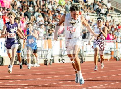 Thumbnail 3 in UIL 1A Boys Track & Field Finals photogallery.