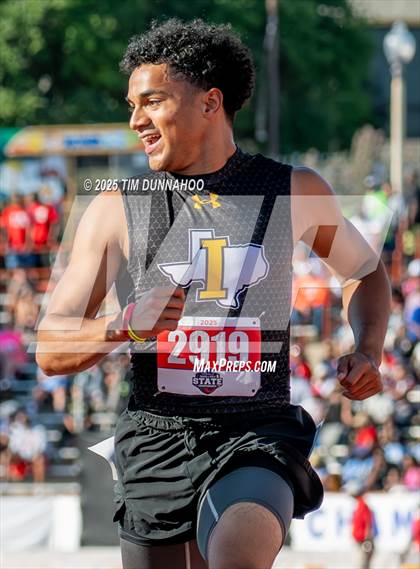 Thumbnail 1 in UIL 1A Boys Track & Field Finals photogallery.