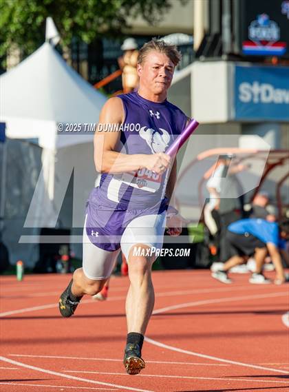 Thumbnail 2 in UIL 1A Boys Track & Field Finals photogallery.