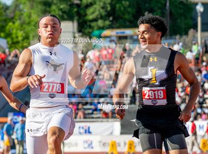 Thumbnail 3 in UIL 1A Boys Track & Field Finals photogallery.