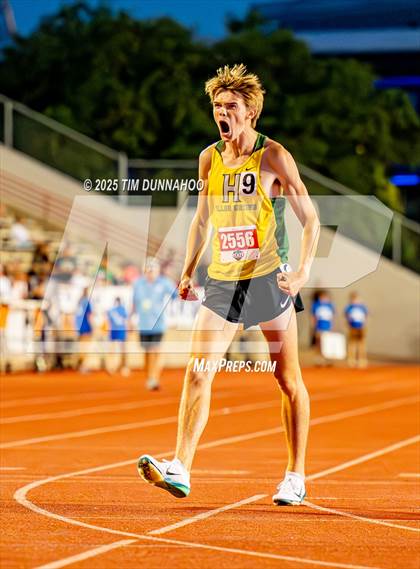 Thumbnail 1 in UIL 1A Boys Track & Field Finals photogallery.
