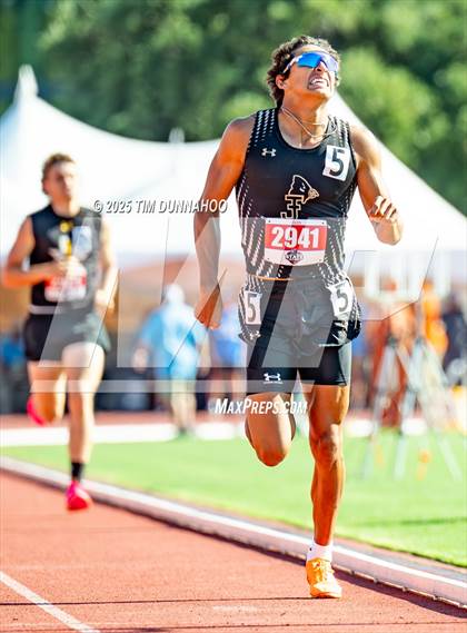 Thumbnail 2 in UIL 1A Boys Track & Field Finals photogallery.