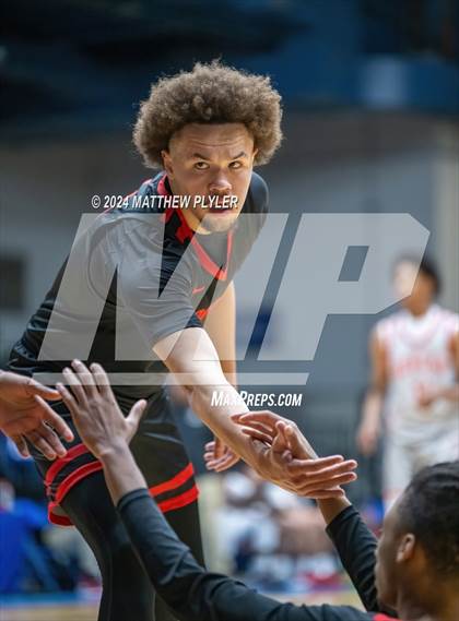 Thumbnail 2 in Southern School of Energy and Sustainability vs. Berean Baptist Academy (Hoops and Dreams Showcase) photogallery.