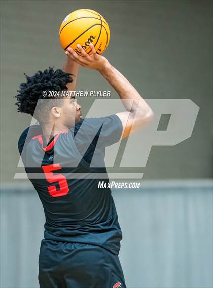 Thumbnail 3 in Southern School of Energy and Sustainability vs. Berean Baptist Academy (Hoops and Dreams Showcase) photogallery.