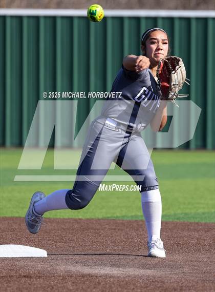 Thumbnail 3 in Melissa @ Guyer photogallery.