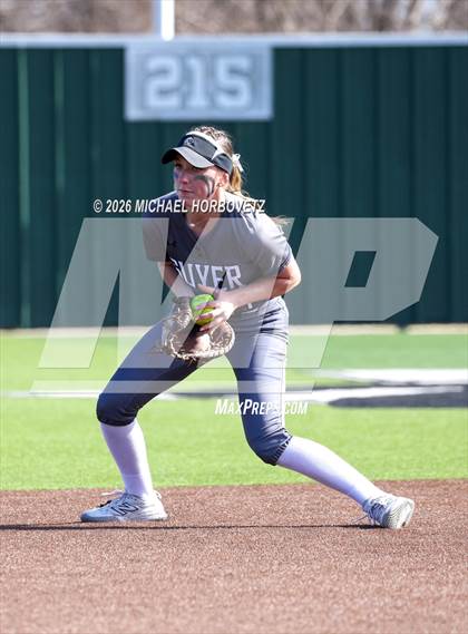 Thumbnail 3 in Melissa @ Guyer photogallery.