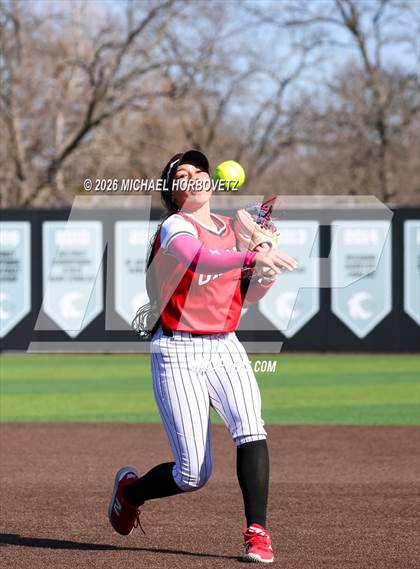 Thumbnail 2 in Melissa @ Guyer photogallery.
