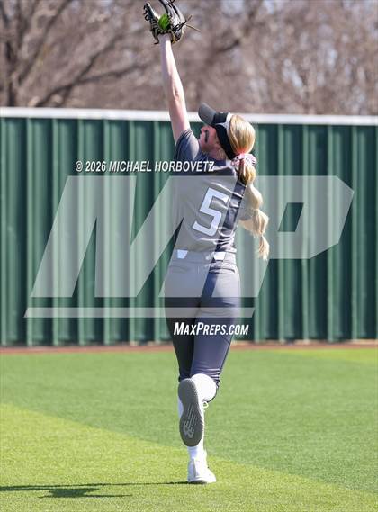 Thumbnail 2 in Melissa @ Guyer photogallery.