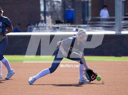 Thumbnail 3 in Melissa @ Guyer photogallery.