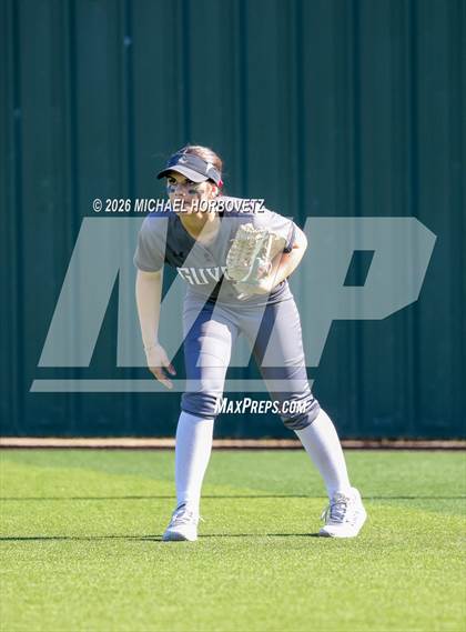 Thumbnail 3 in Melissa @ Guyer photogallery.