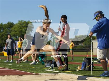 Thumbnail 3 in Section XI Girls Individual Championships photogallery.