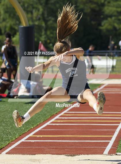 Thumbnail 2 in Section XI Girls Individual Championships photogallery.
