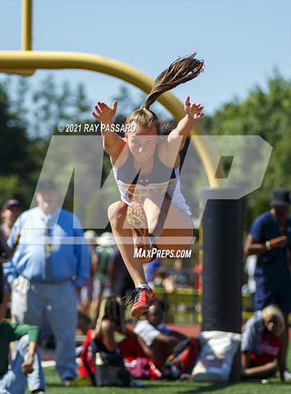 Thumbnail 3 in Section XI Girls Individual Championships photogallery.