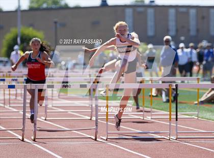 Thumbnail 2 in Section XI Girls Individual Championships photogallery.