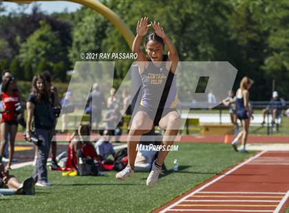 Thumbnail 2 in Section XI Girls Individual Championships photogallery.