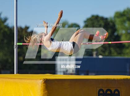 Thumbnail 2 in Section XI Girls Individual Championships photogallery.