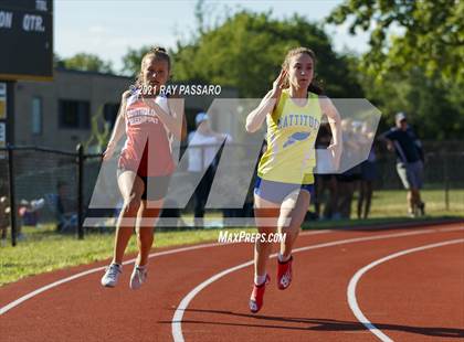Thumbnail 2 in Section XI Girls Individual Championships photogallery.