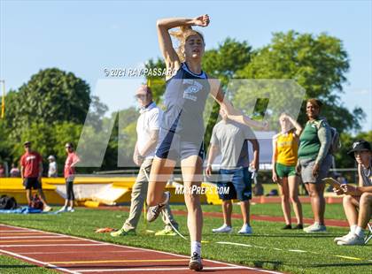 Thumbnail 3 in Section XI Girls Individual Championships photogallery.