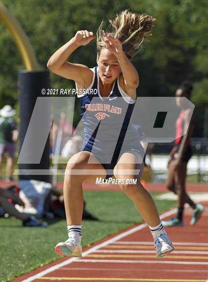 Thumbnail 2 in Section XI Girls Individual Championships photogallery.