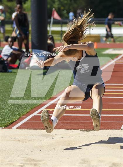 Thumbnail 3 in Section XI Girls Individual Championships photogallery.