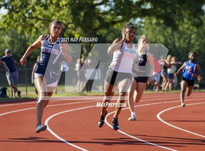 Thumbnail 2 in Section XI Girls Individual Championships photogallery.