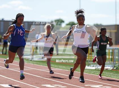 Thumbnail 3 in Section XI Girls Individual Championships photogallery.
