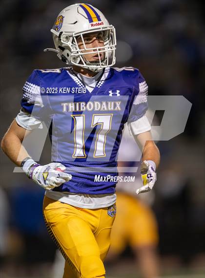 Thumbnail 1 in Mandeville @ Thibodaux (LHSAA Division II Select Regional) photogallery.