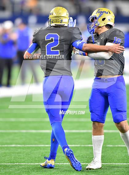 Thumbnail 3 in Brock vs. Rockdale (UIL 3A Division 1 Final)  photogallery.