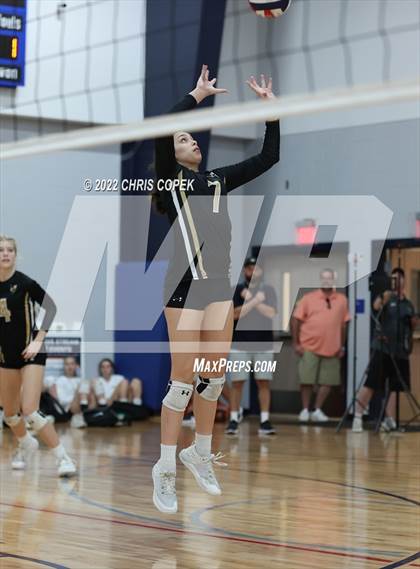 Thumbnail 2 in Olympia vs Bishop Moore (Nike Tournament of Champions) photogallery.