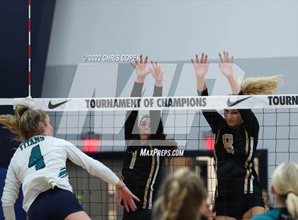 Thumbnail 2 in Olympia vs Bishop Moore (Nike Tournament of Champions) photogallery.