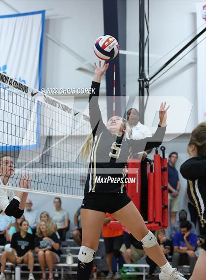 Thumbnail 2 in Olympia vs Bishop Moore (Nike Tournament of Champions) photogallery.