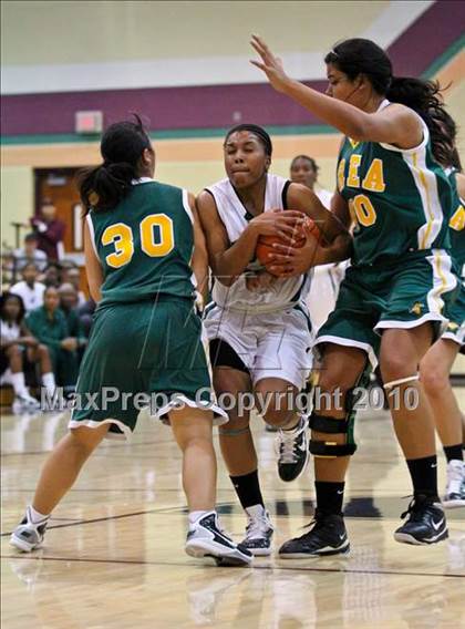 Thumbnail 1 in Brea Olinda vs. Long Beach Poly (Nike Tournament of Champions) photogallery.
