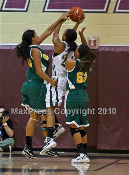 Thumbnail 2 in Brea Olinda vs. Long Beach Poly (Nike Tournament of Champions) photogallery.