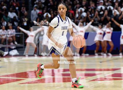 Thumbnail 3 in Pickerington Central vs. Princeton (OHSAA Div 1 Final) photogallery.
