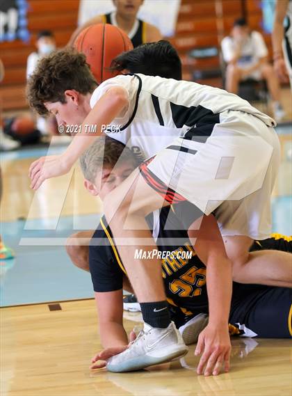 Thumbnail 3 in Foothill @ Villa Park photogallery.