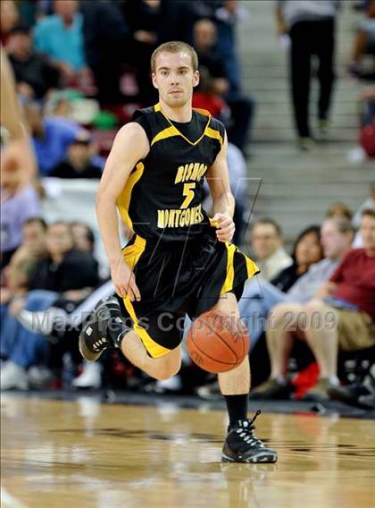 Thumbnail 2 in Bishop Montgomery vs. Salesian (CIF State D4 Final) photogallery.