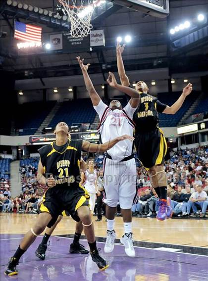 Thumbnail 1 in Bishop Montgomery vs. Salesian (CIF State D4 Final) photogallery.