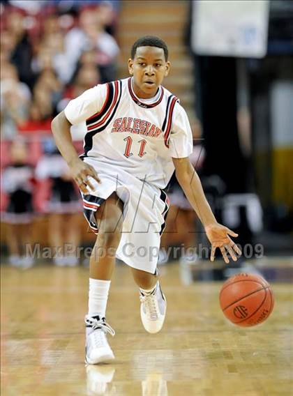 Thumbnail 2 in Bishop Montgomery vs. Salesian (CIF State D4 Final) photogallery.
