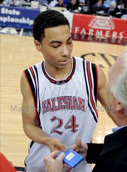 Thumbnail 1 in Bishop Montgomery vs. Salesian (CIF State D4 Final) photogallery.