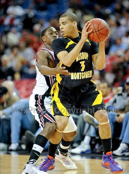 Thumbnail 1 in Bishop Montgomery vs. Salesian (CIF State D4 Final) photogallery.