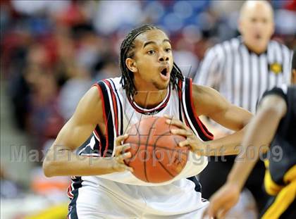 Thumbnail 3 in Bishop Montgomery vs. Salesian (CIF State D4 Final) photogallery.