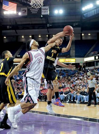 Thumbnail 1 in Bishop Montgomery vs. Salesian (CIF State D4 Final) photogallery.