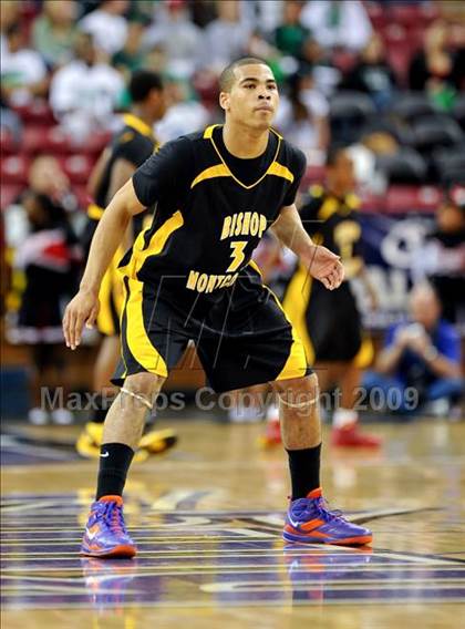 Thumbnail 1 in Bishop Montgomery vs. Salesian (CIF State D4 Final) photogallery.