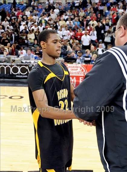 Thumbnail 2 in Bishop Montgomery vs. Salesian (CIF State D4 Final) photogallery.