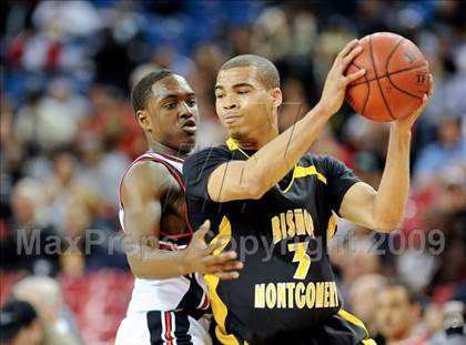 Thumbnail 2 in Bishop Montgomery vs. Salesian (CIF State D4 Final) photogallery.