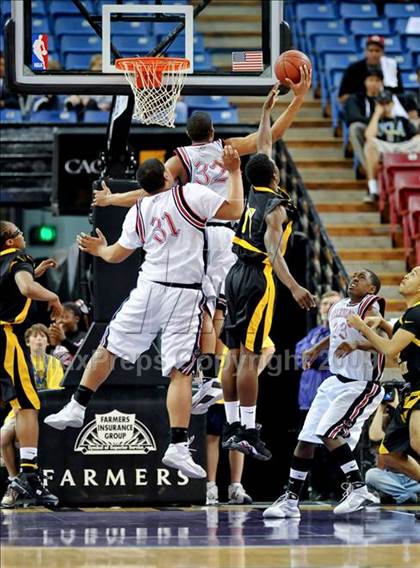 Thumbnail 1 in Bishop Montgomery vs. Salesian (CIF State D4 Final) photogallery.
